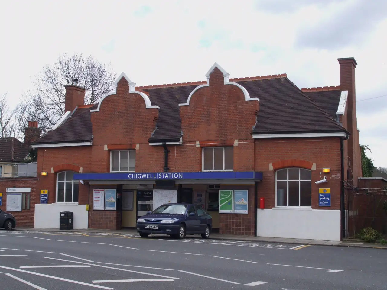 Chigwell station building